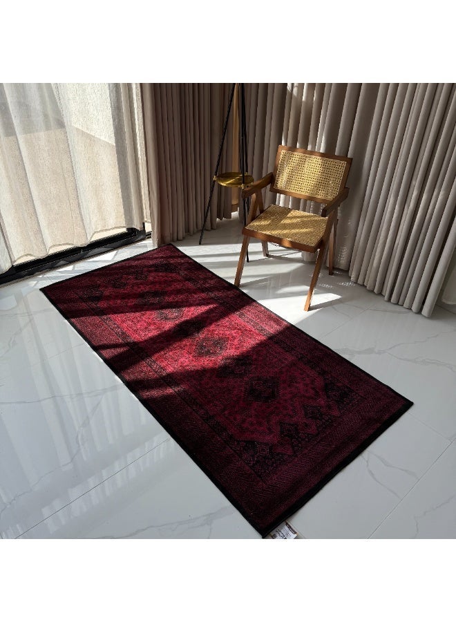 سجادتي باكج 3 مدّات البر خان محمدي، بتصميم تراثي فاخر يضيف لمسة أصيلة ومميزة لأجواء الجلسات الخارجية.خيار مثالي للبر والرحلات والمخيمات باللون الأحمر مقاس المدة 150x80 سم - Image 5